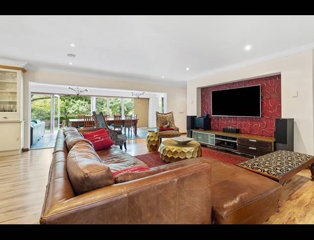 5 BEDROOM HOUSE FOR SALE IN BRYANSTON